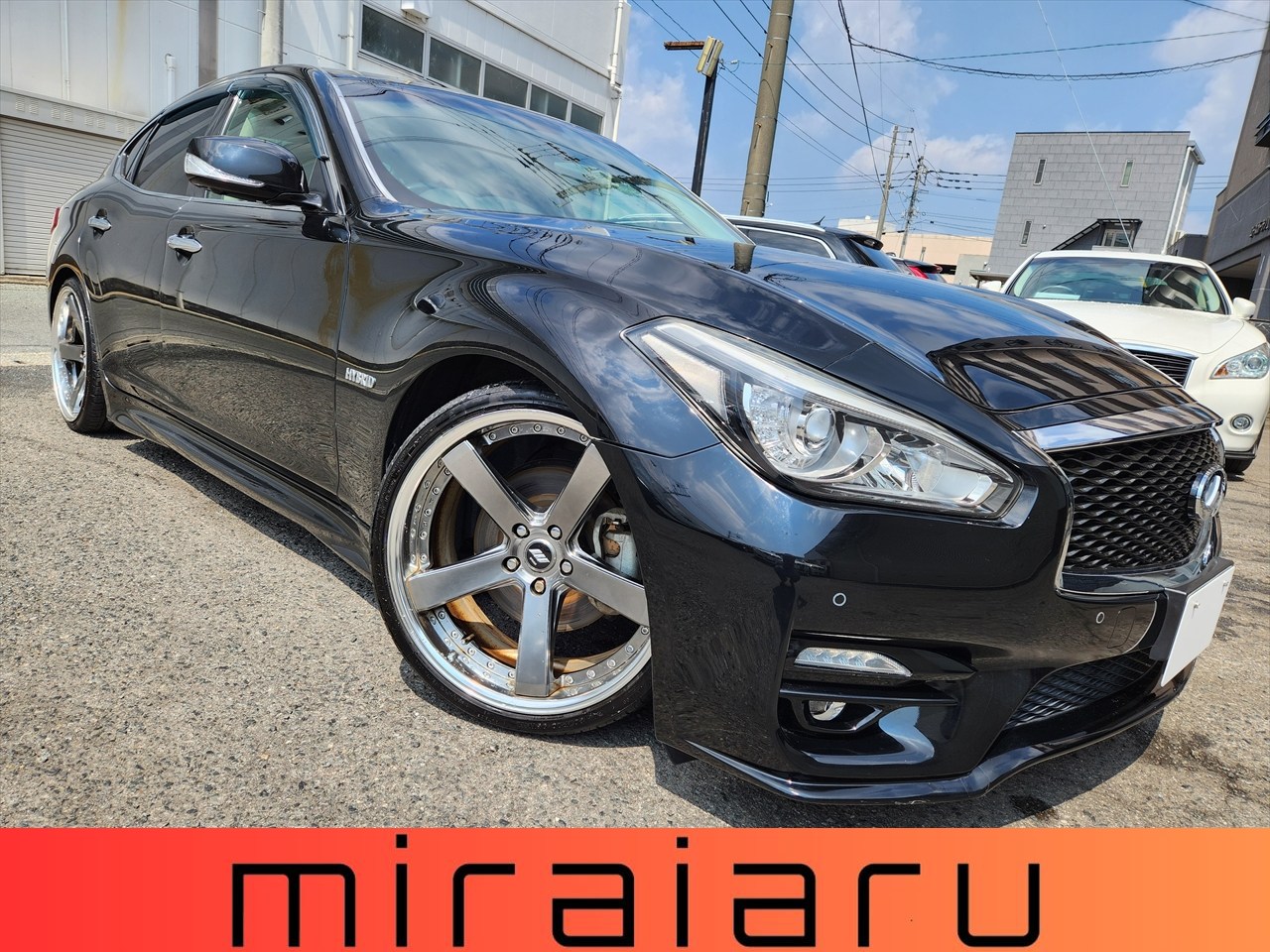 スーパーブラック🌈フーガハイブリッド入庫しました