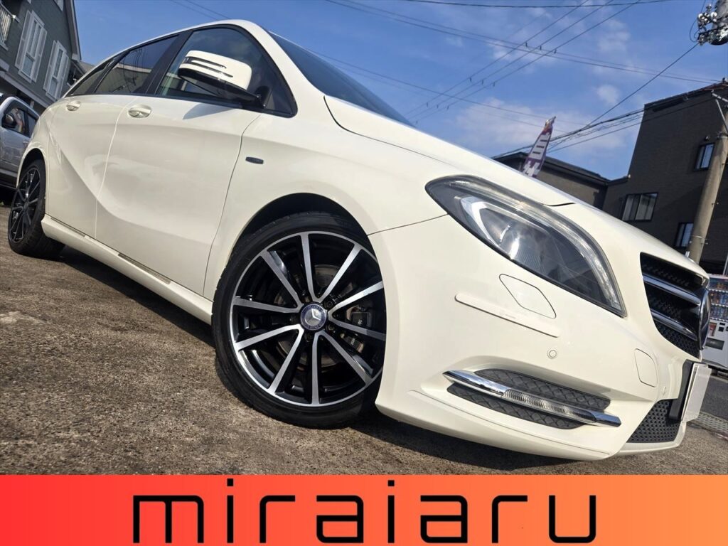 メルセデス・ベンツ Ｂクラス B180 ブルーエフィシエンシー スポーツナイトパッケージ 写真 1枚目