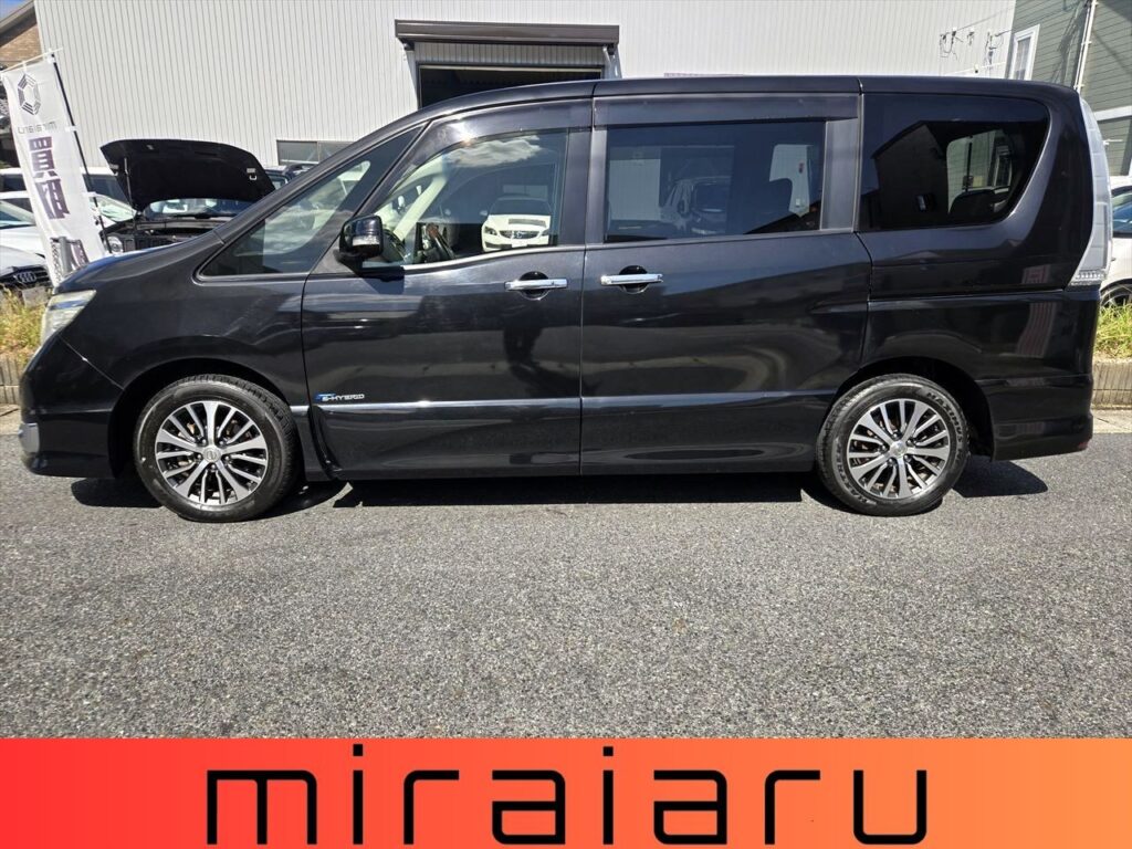 日産 セレナ ハイウェイスターG S-HVアドバンスセーフティ 写真 11枚目