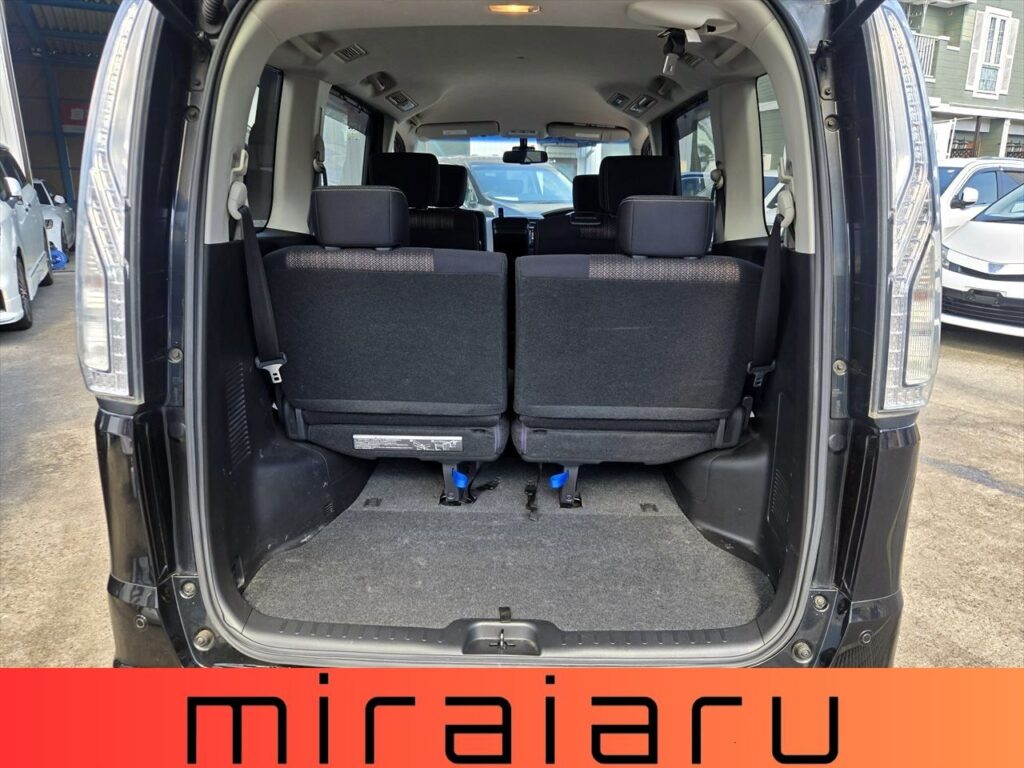 日産 セレナ ハイウェイスターG S-HVアドバンスセーフティ 写真 35枚目